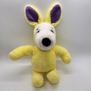 Vintage 1966 Snoopy Peanuts United Featured syndicate yellow Easter Bunny outfit